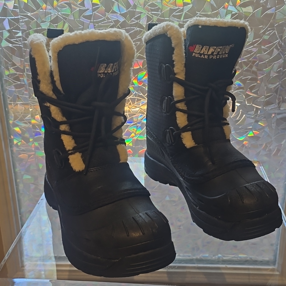 Baffin Black Tessa Boots with White Fur Trim Winter Boots - Picture 10 of 16